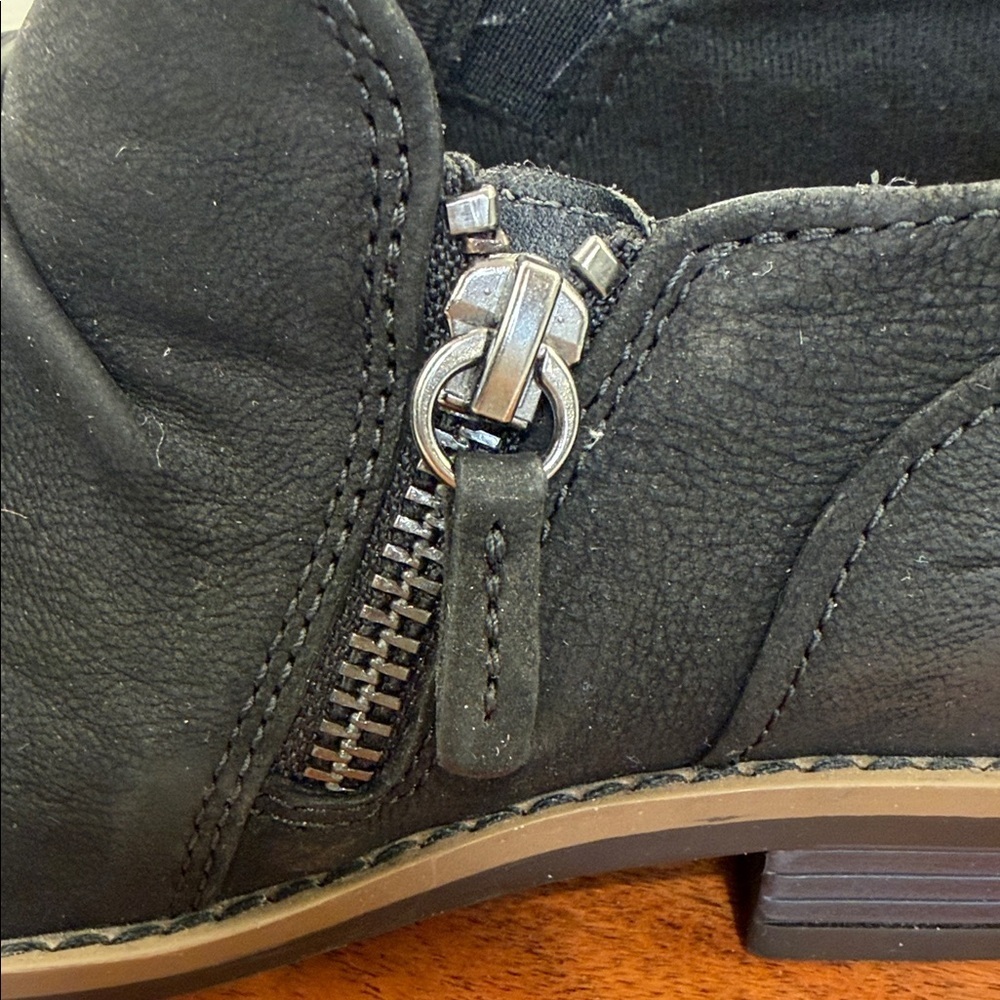 Clarks Black Leather Loafers - Picture 6 of 9